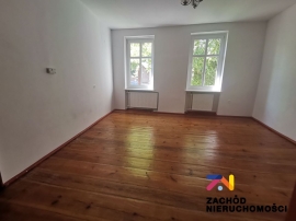 Przestronny Lokal W Centrum Na 1 PiĘtrze.